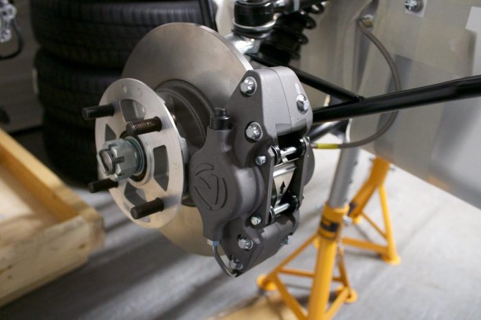 Caterham Academy front suspension