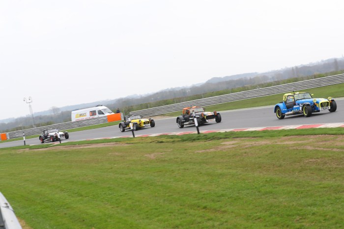 Snetterton-roadsport-race1-pic5