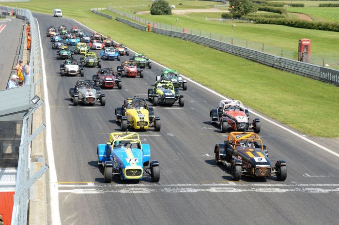 Snetterton Caterham 270R Race 2 start